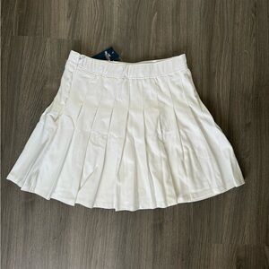 Pleated Skirt in White Size S
